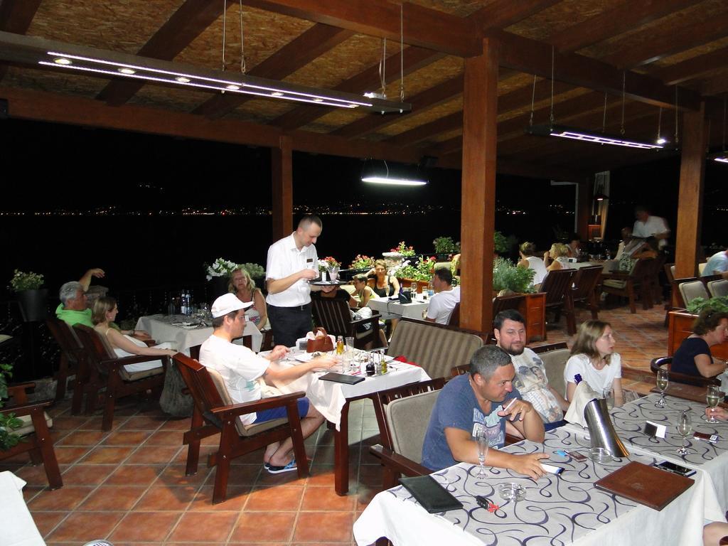 Hotel Anderba Krasići Extérieur photo